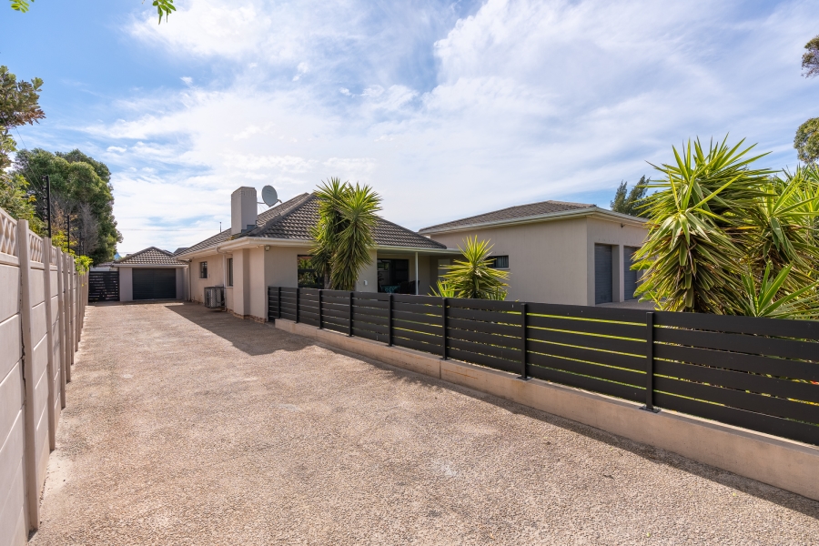 4 Bedroom Property for Sale in Pinelands Western Cape
